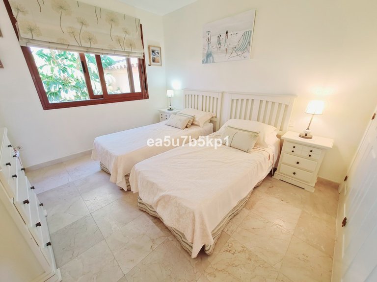 Apartment for Sale in New Golden Mile, Malaga 10