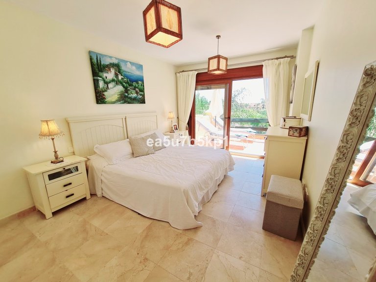 Apartment for Sale in New Golden Mile, Malaga 8