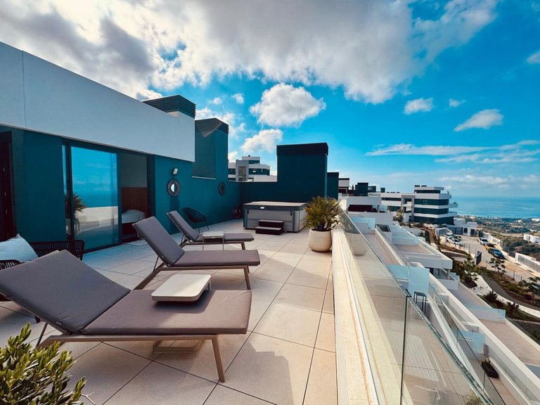 Apartment for Sale in Altos De Los Monteros, Malaga 1