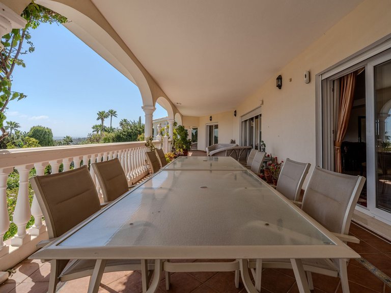 Villa for Sale in El Paraiso, Malaga 14