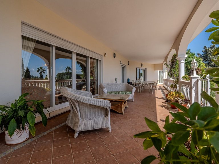 Villa for Sale in El Paraiso, Malaga 17