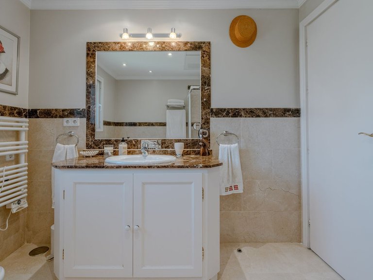 Villa for Sale in El Paraiso, Malaga 42