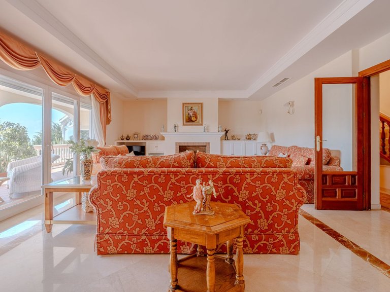 Villa for Sale in El Paraiso, Malaga 7