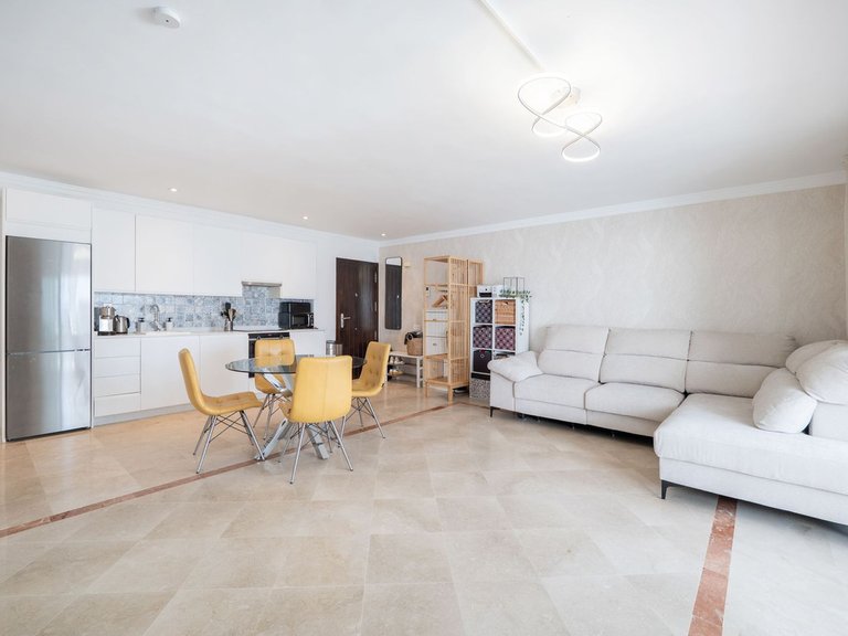 Apartment for Sale in El Paraiso, Malaga 13