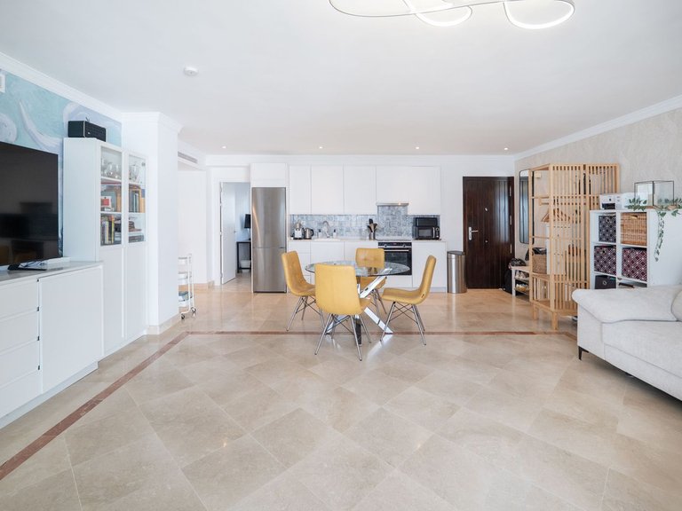 Apartment for Sale in El Paraiso, Malaga 14