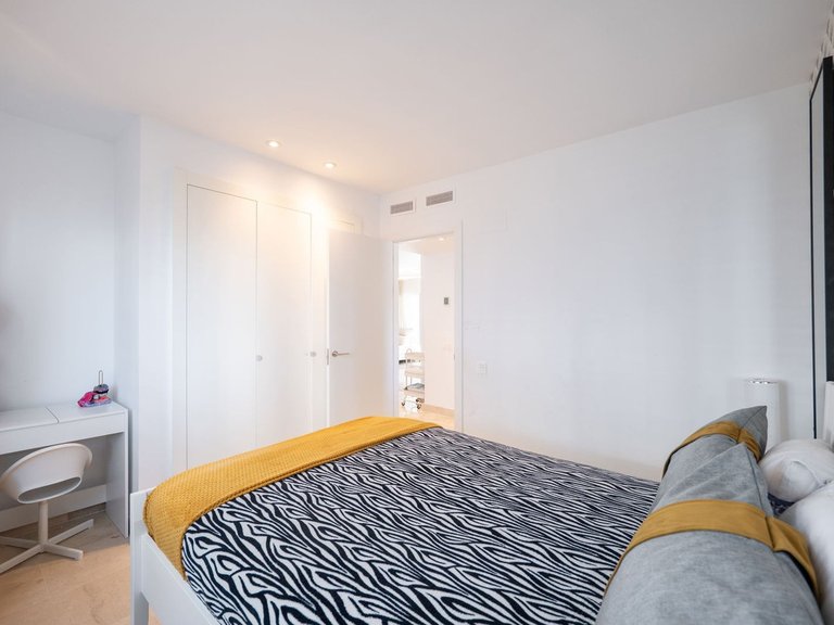 Apartment for Sale in El Paraiso, Malaga 25