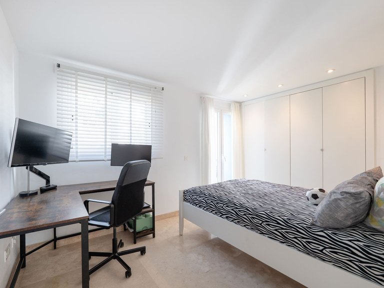 Apartment for Sale in El Paraiso, Malaga 26