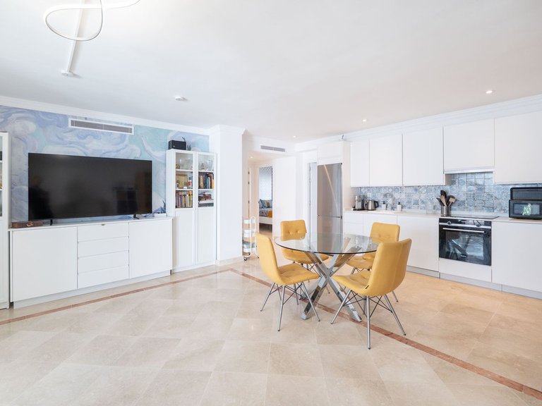 Apartment for Sale in El Paraiso, Malaga 3