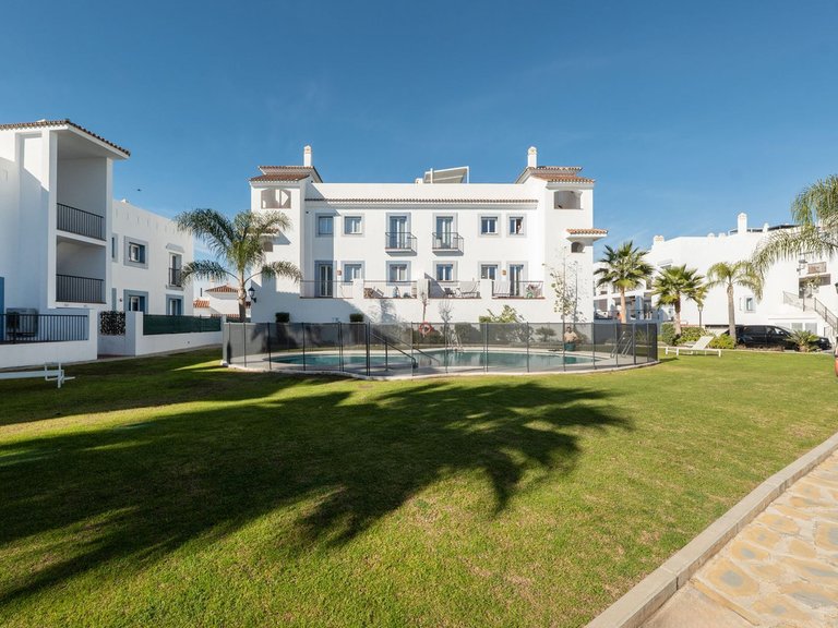 Apartment for Sale in El Paraiso, Malaga 32
