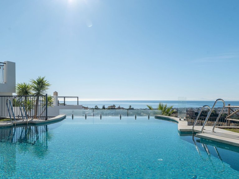 Apartment for Sale in El Paraiso, Malaga 34