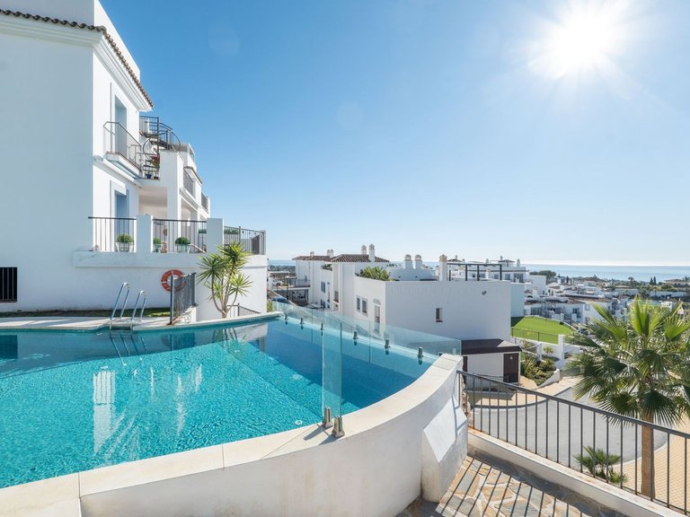 Apartment for Sale in El Paraiso, Malaga 36