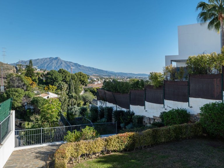 Apartment for Sale in El Paraiso, Malaga 40