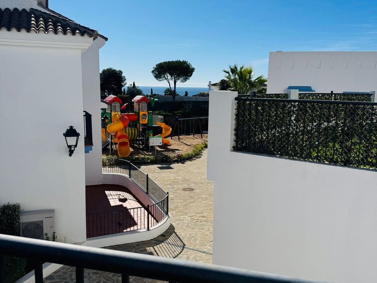 Apartment for Sale in El Paraiso, Malaga 5