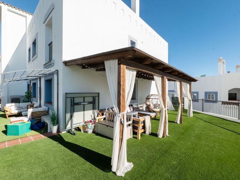 Apartment for Sale in El Paraiso, Malaga 9