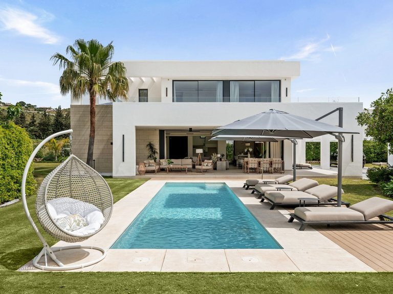 Villa for Sale in La Cala Golf, Malaga 1