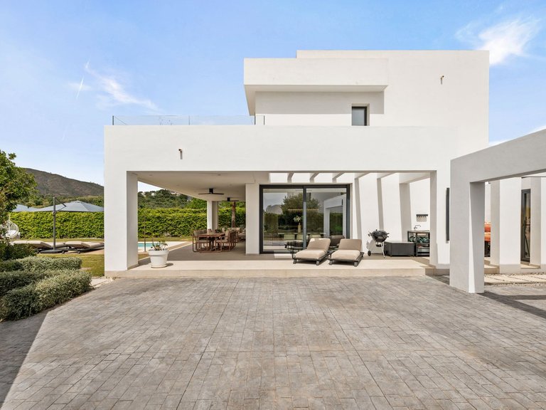 Villa for Sale in La Cala Golf, Malaga 2