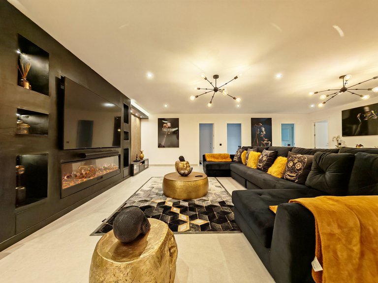 Villa for Sale in Estepona, Malaga 13