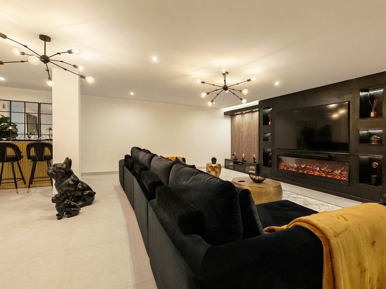 Villa for Sale in Estepona, Malaga 16