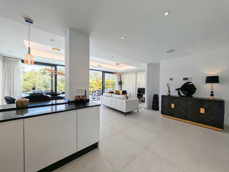 Villa for Sale in Estepona, Malaga 3