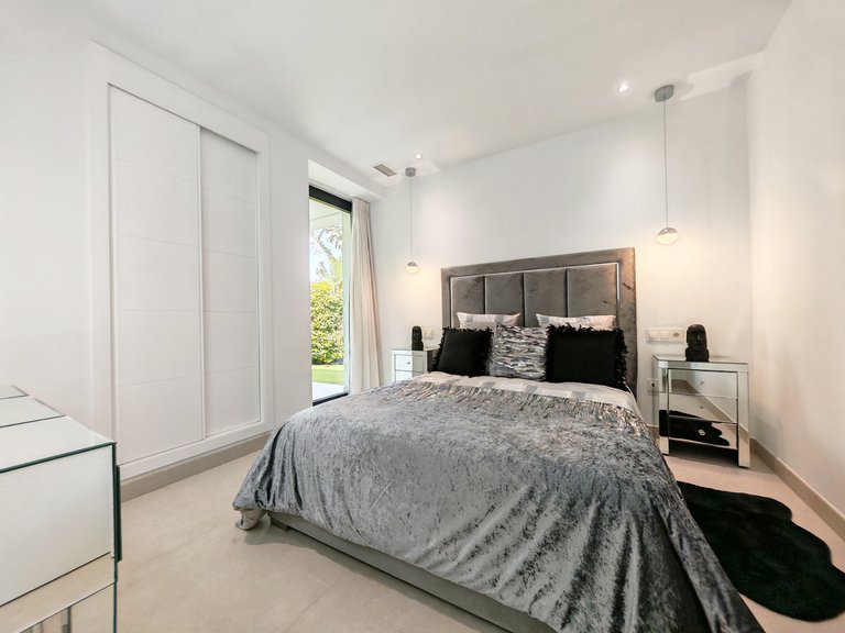 Villa for Sale in Estepona, Malaga 32