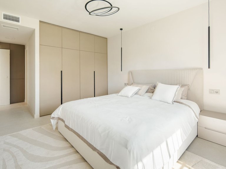 Apartment for Sale in Nueva Andalucía, Malaga 14