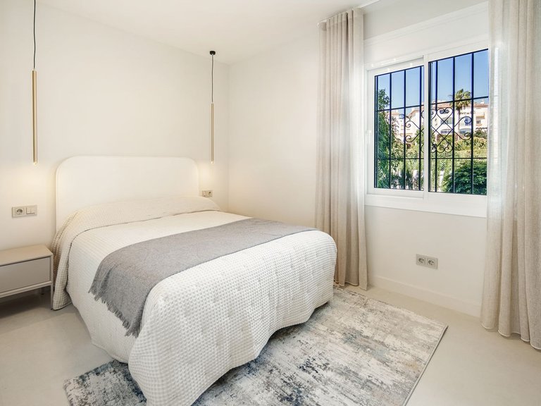 Apartment for Sale in Nueva Andalucía, Malaga 15