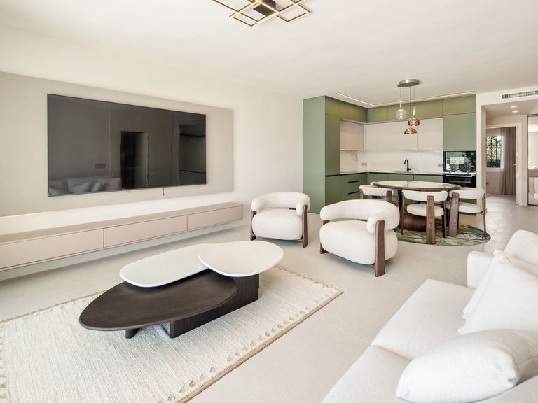 Apartment for Sale in Nueva Andalucía, Malaga 18