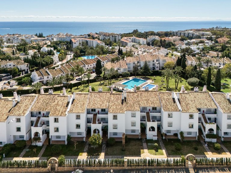 Apartment for Sale in Nueva Andalucía, Malaga 22