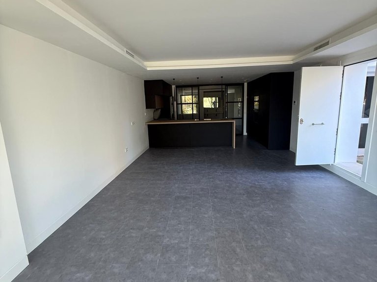 Apartment for Sale in Nueva Andalucía, Malaga 2