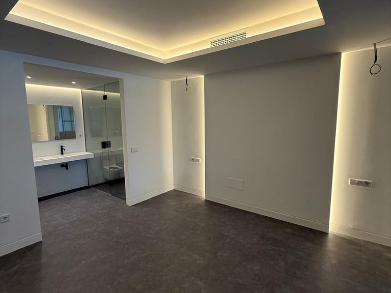 Apartment for Sale in Nueva Andalucía, Malaga 4