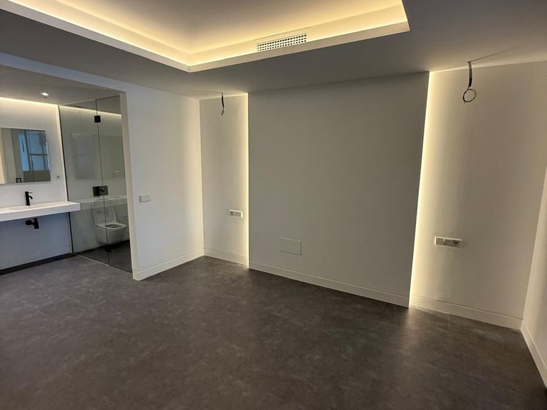 Apartment for Sale in Nueva Andalucía, Malaga 5