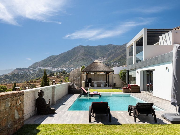 Villa for Sale in Mijas Costa, Malaga 10