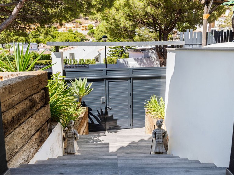 Villa for Sale in Mijas Costa, Malaga 32