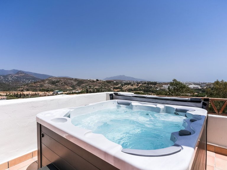 Apartment for Sale in Selwo, Malaga 1