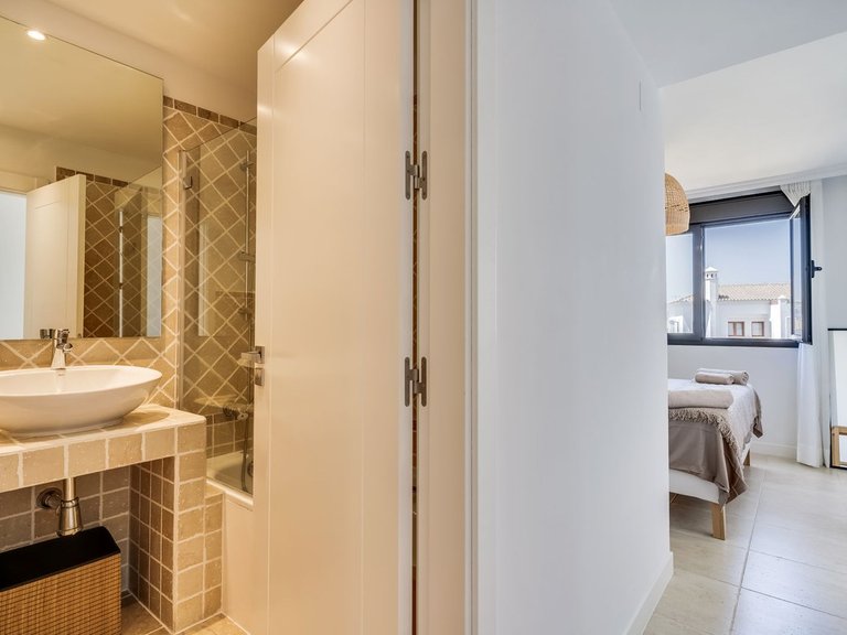 Apartment for Sale in Selwo, Malaga 12
