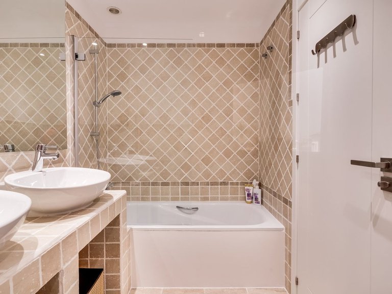 Apartment for Sale in Selwo, Malaga 15