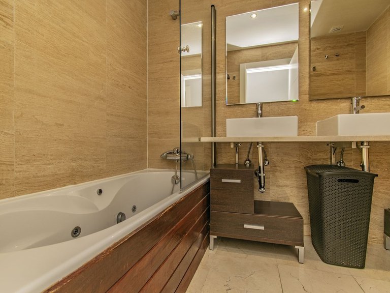 Apartment for Sale in Los Flamingos, Malaga 17