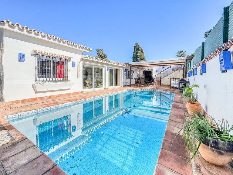 Villa for Sale in Costalita, Malaga 1