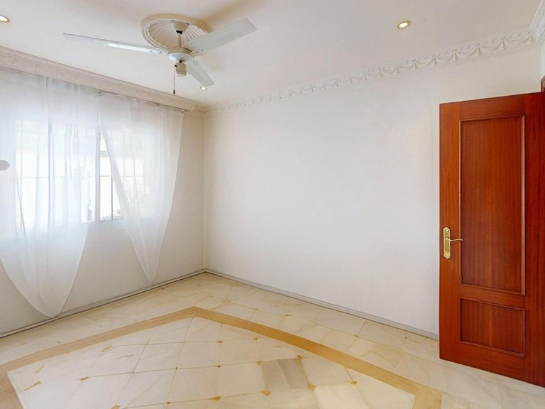 Villa for Sale in Costalita, Malaga 10