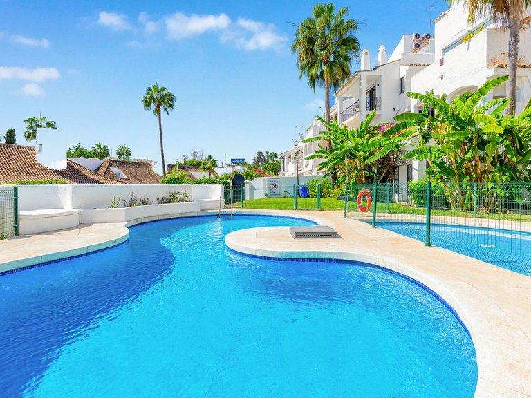 Apartment for Sale in Puerto Banús, Malaga 1