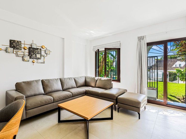 Apartment for Sale in Puerto Banús, Malaga 11