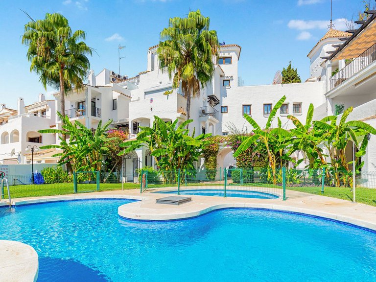 Apartment for Sale in Puerto Banús, Malaga 14