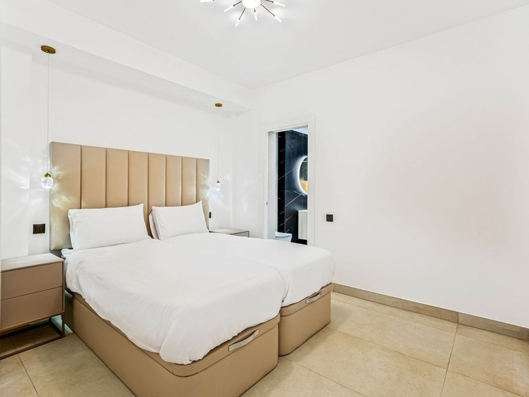 Apartment for Sale in Puerto Banús, Malaga 20