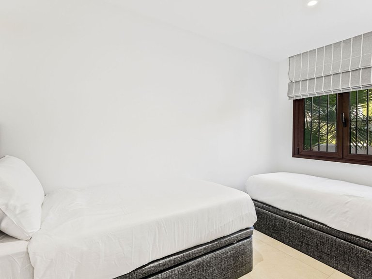 Apartment for Sale in Puerto Banús, Malaga 24