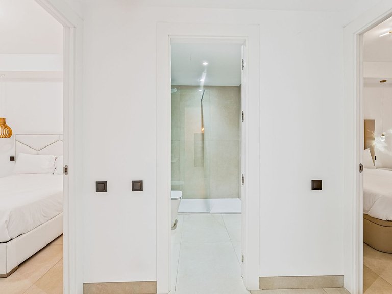 Apartment for Sale in Puerto Banús, Malaga 25