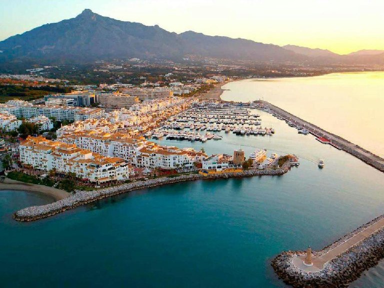 Apartment for Sale in Puerto Banús, Malaga 30