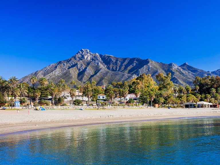 Apartment for Sale in Puerto Banús, Malaga 31