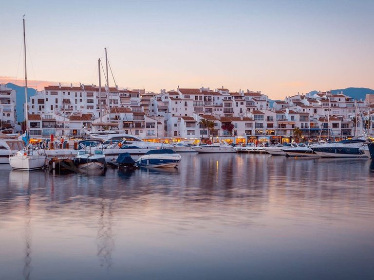 Apartment for Sale in Puerto Banús, Malaga 32