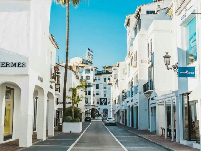 Apartment for Sale in Puerto Banús, Malaga 34