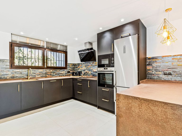 Apartment for Sale in Puerto Banús, Malaga 7